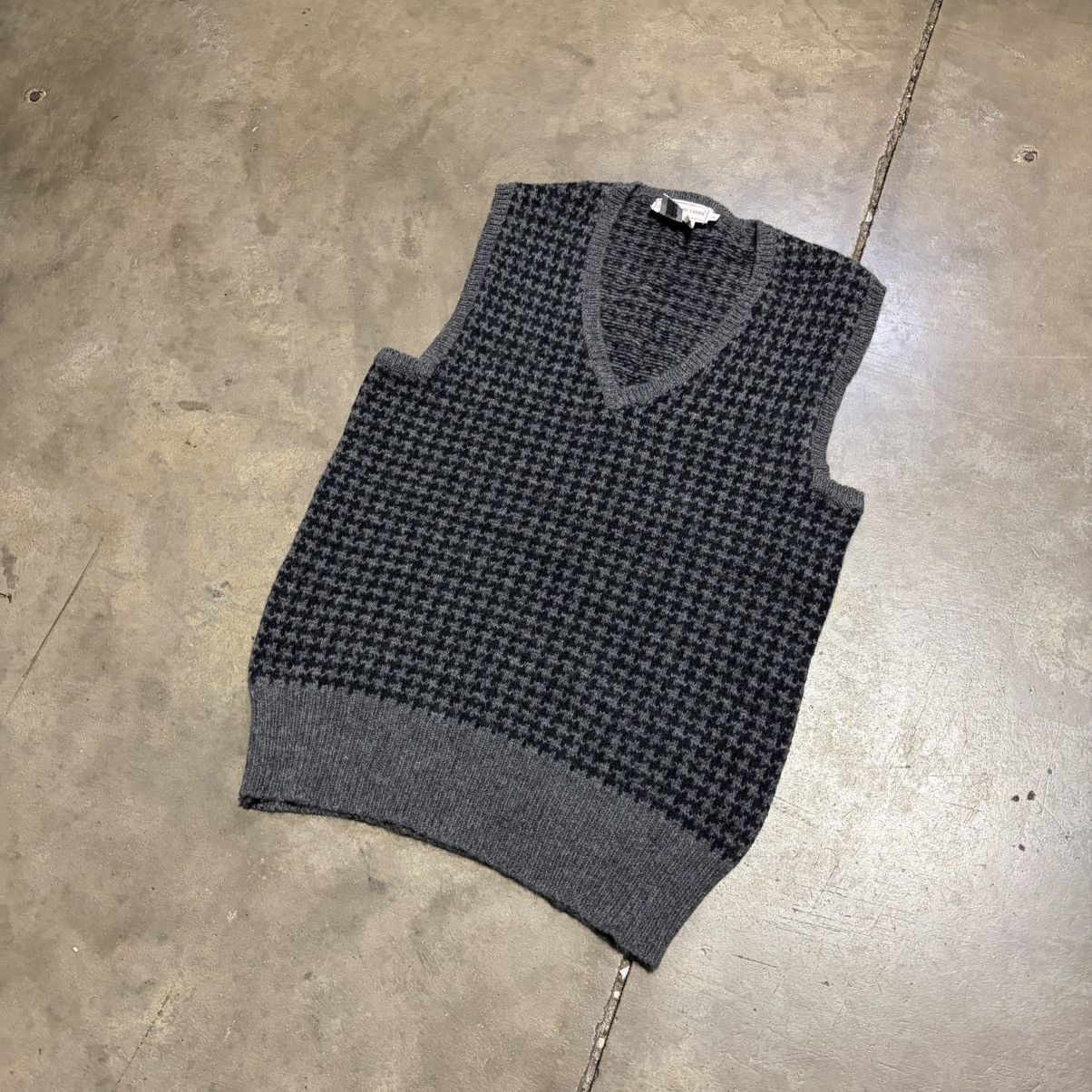 Jones New York Vintage Jones New York Wool Sweater Vest Houndstooth 90s USA Size US S / EU 44-46 / 1 - 2 Thumbnail