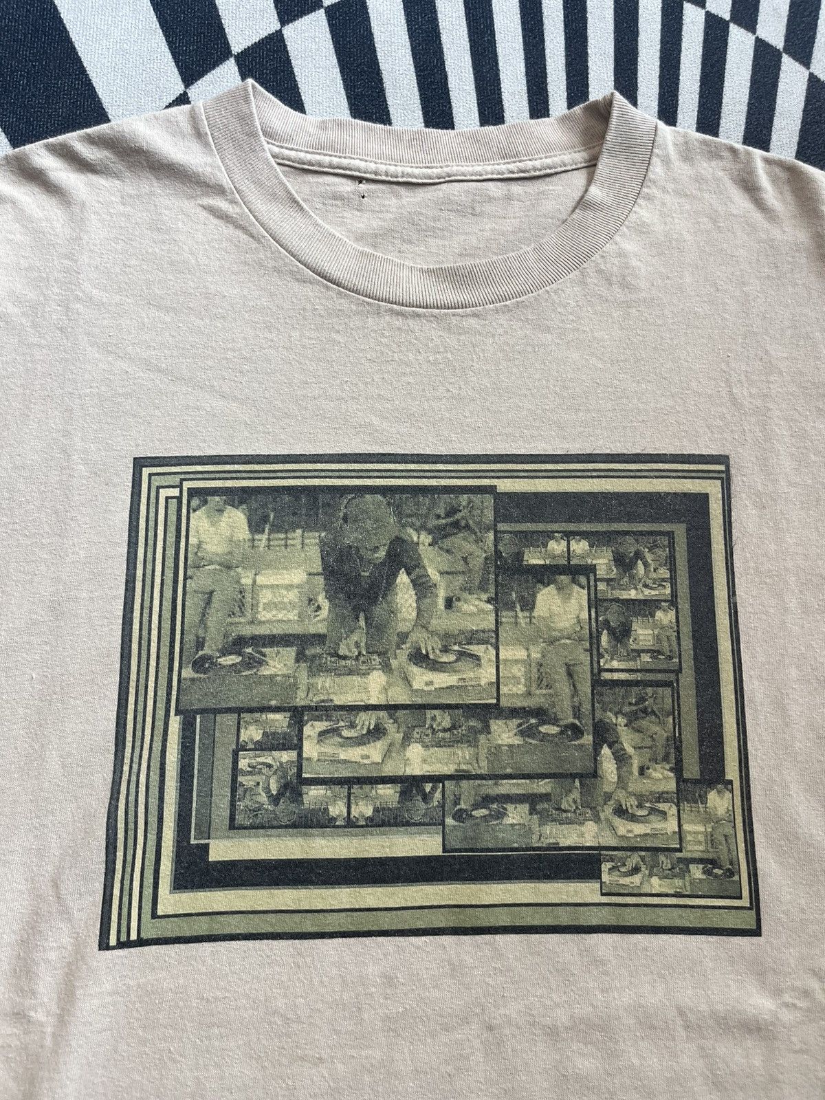Vintage Vintage Photo DJ Vinyl Hip Hop Electronic Music 00’s Tshirt Size US XXL / EU 58 / 5 - 5 Thumbnail