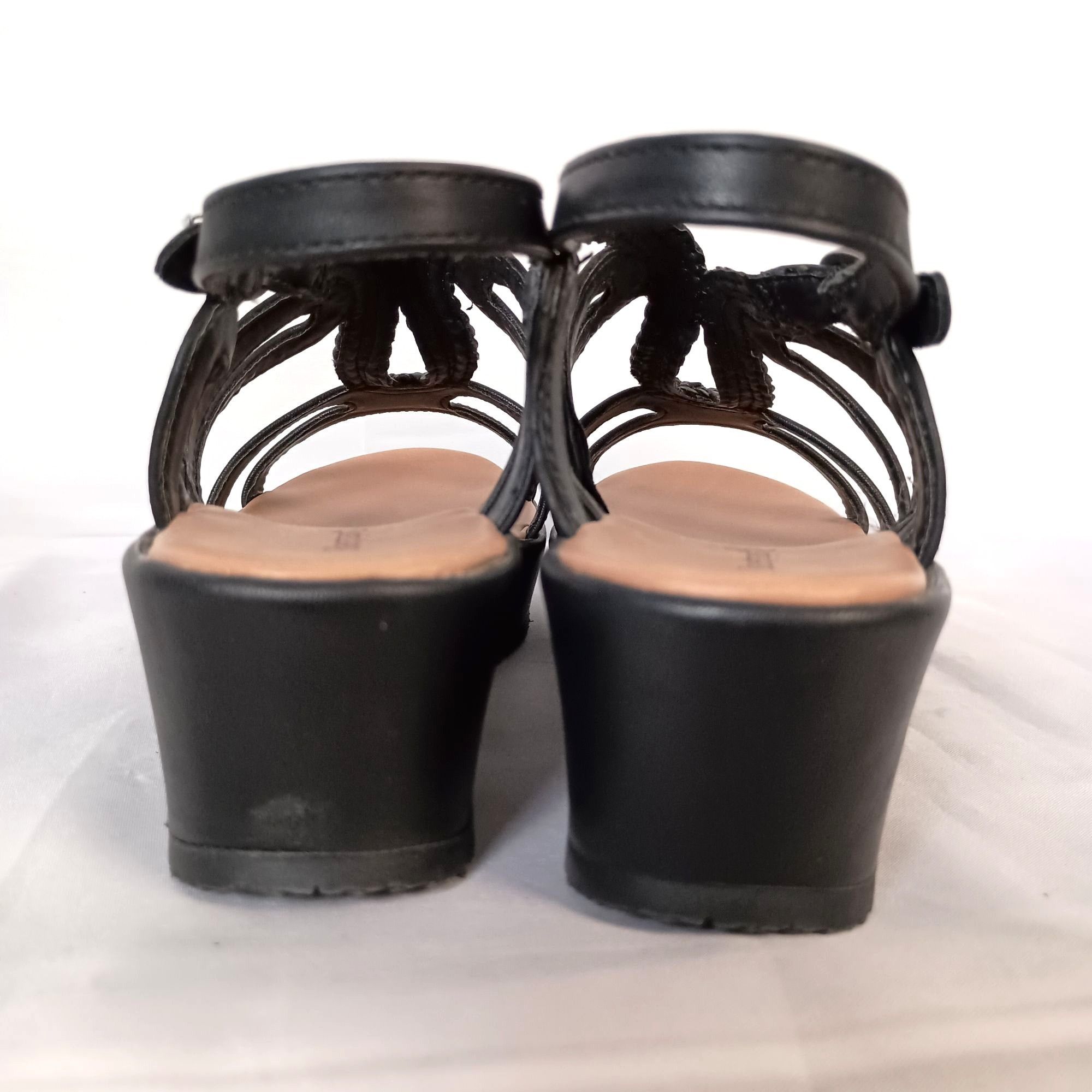 Other Baretraps Wilma Wedge Sandals Black Womens 6.5 Cushioned Com Size US 6.5 / IT 36.5 - 9 Thumbnail