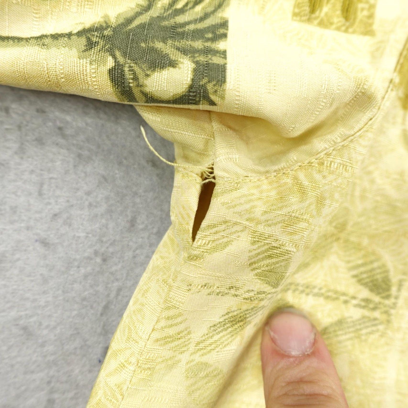 Tommy Bahama VINTAGE Tommy Bahama Shirt Mens XL Short Sleeve Button-Up Silk Yellow Palm Trees Beach Hawaiian 60s 70s Mens All-Over Print Size US XL / EU 56 / 4 - 5 Thumbnail