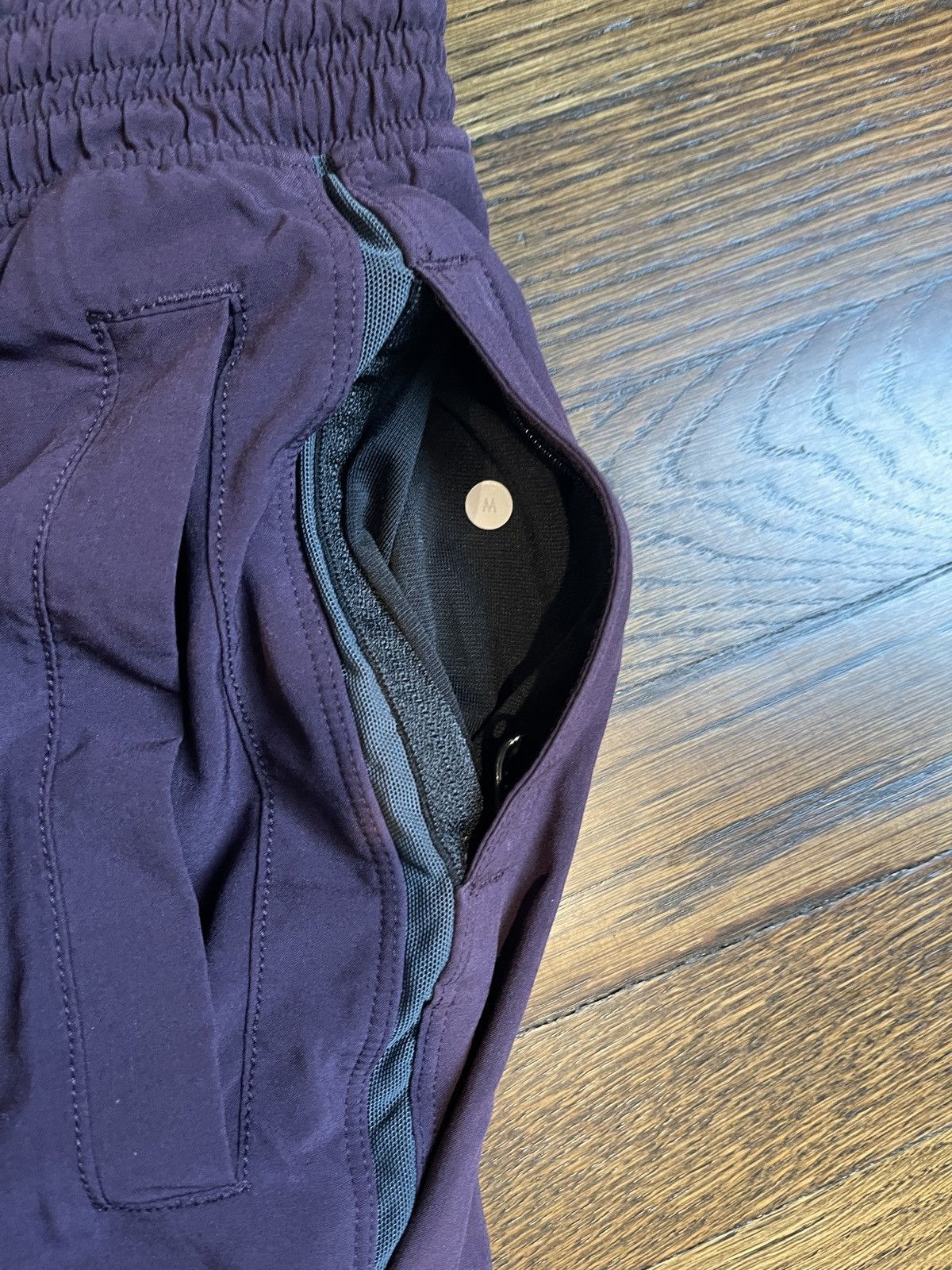 Lululemon Lululemon lined shorts aubergene size medium Size US 32 / EU 48 - 3 Thumbnail