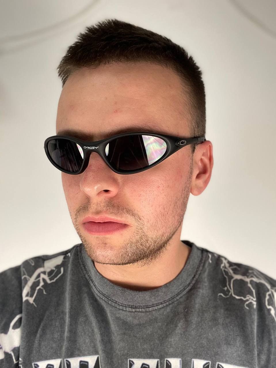 image of Oakley Minute Sunglasses Gorpcore Outdoor 90's in Black, Men's