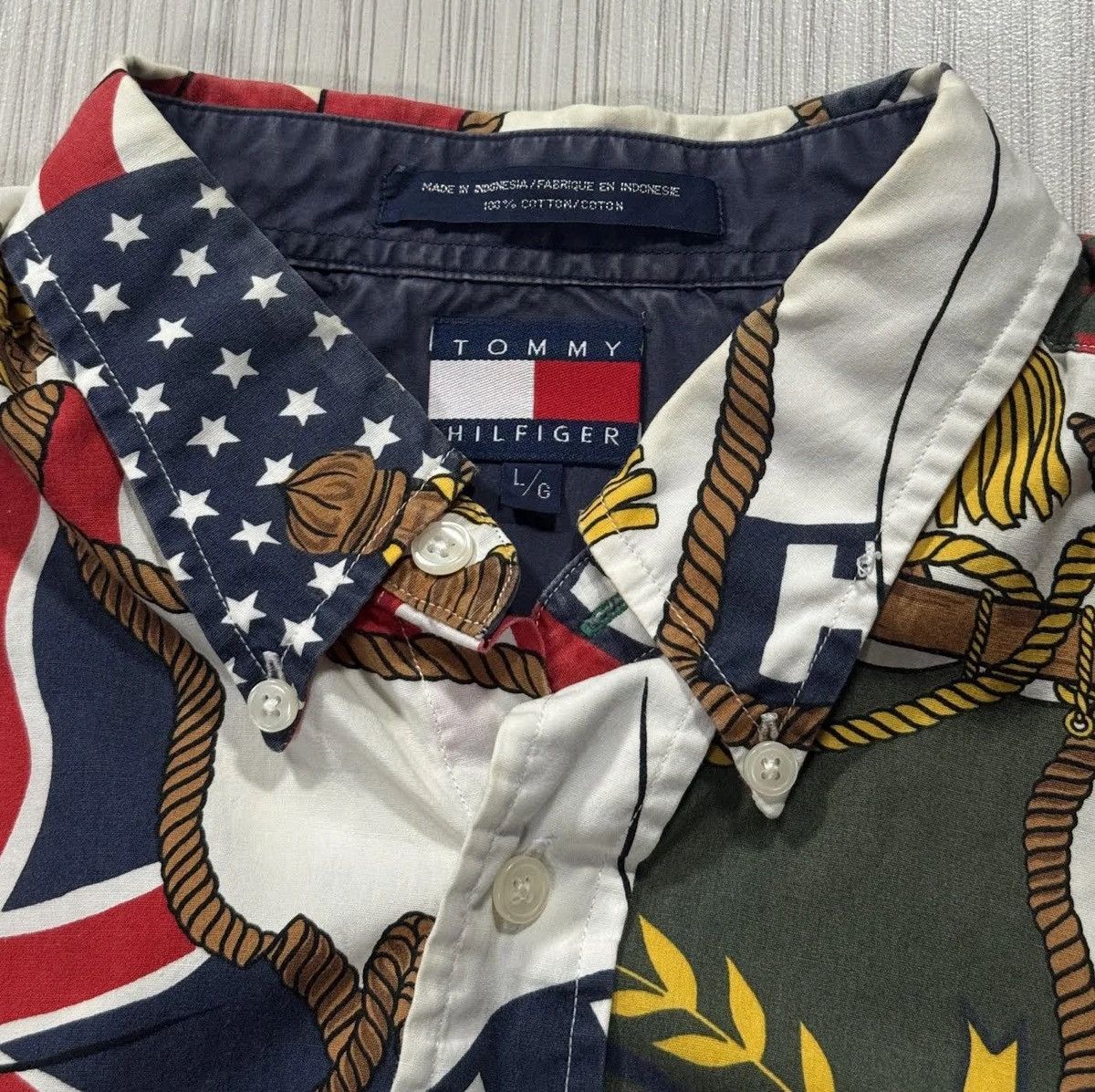 Tommy Hilfiger Vintage Tommy Hilfiger Flag Button Down Shirt (Size L) Size US L / EU 52-54 / 3 - 2 Thumbnail
