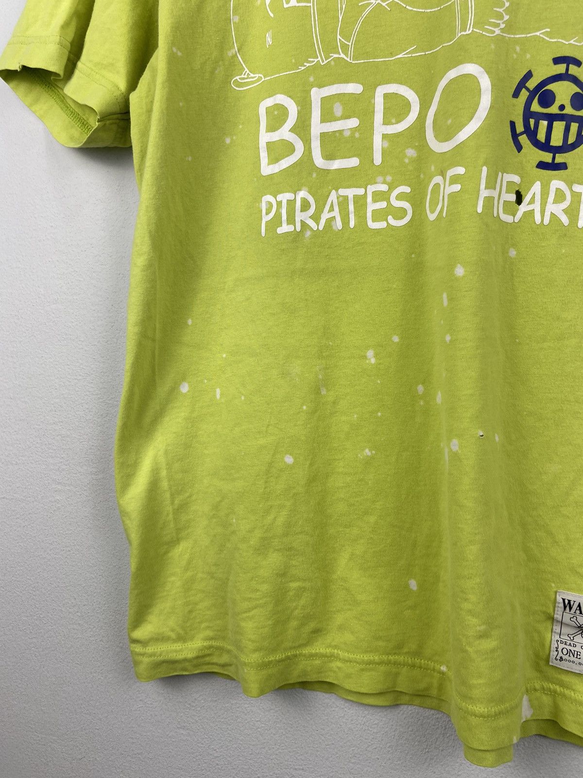 One Piece × Uniqlo ❤️‍🔥SEND OFFER ❤️‍🔥 BEPO HEARTS PIRATES TEE Size US M / EU 48-50 / 2 - 6 Thumbnail