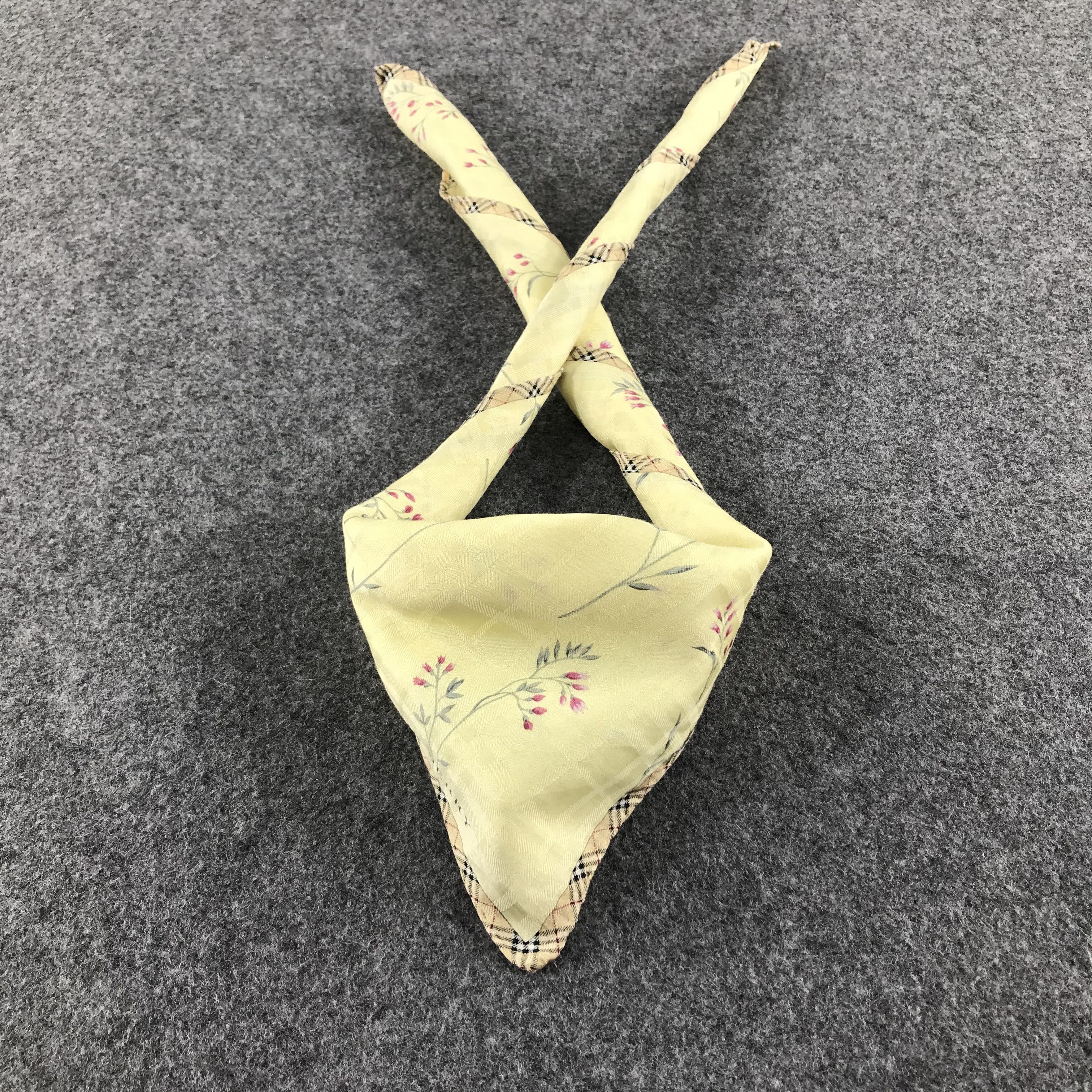 Burberry Burberry Handkerchief Neckerchief Bandana H238 Size ONE SIZE - 2 Thumbnail