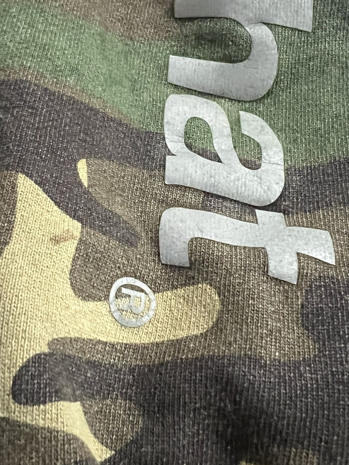thisisneverthat TISNVRAT SWEATSHIRT hoodie CAMO spell out sleeves Size US L / EU 52-54 / 3 - 7 Thumbnail