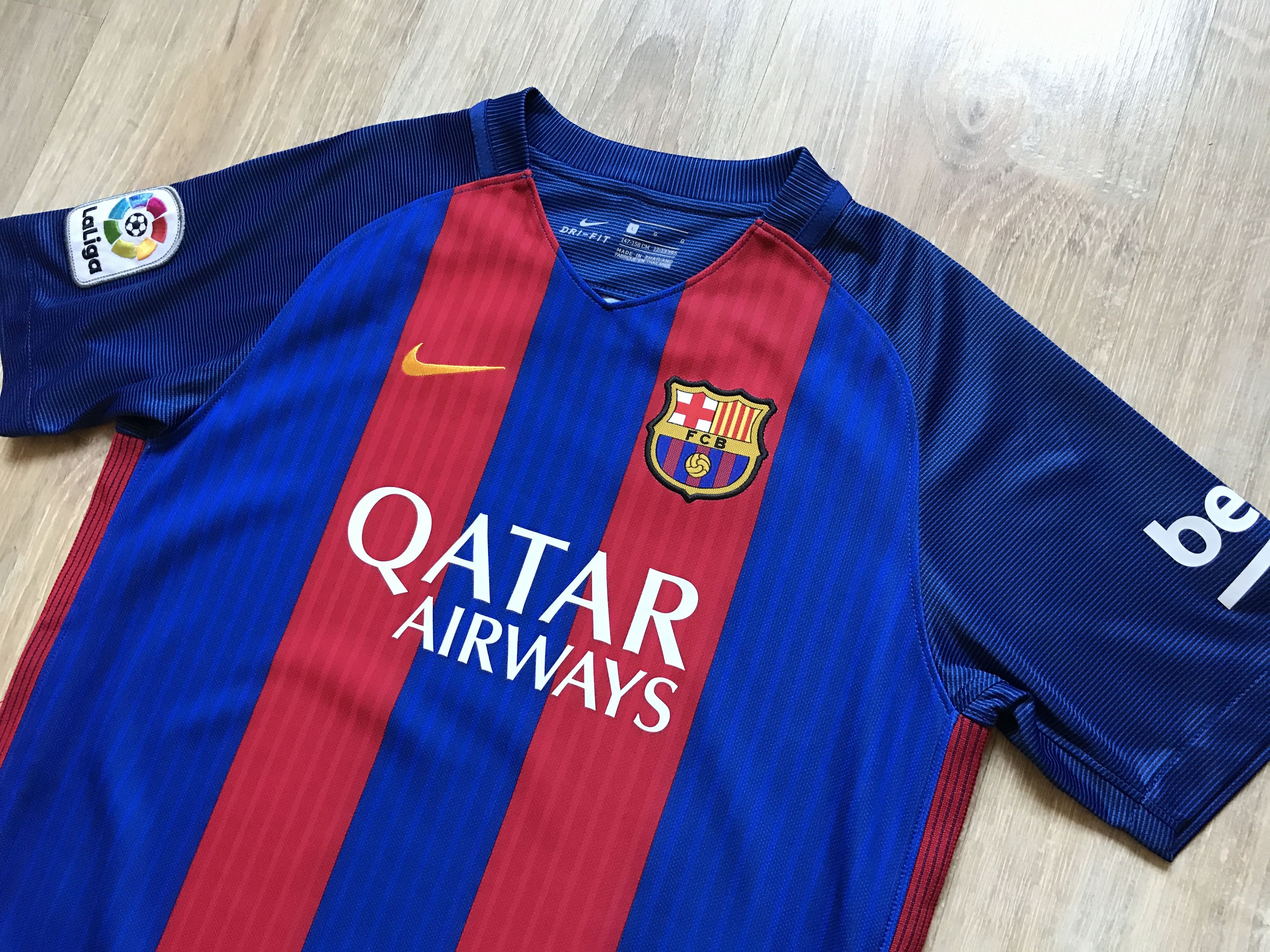 Nike × Vintage Nike Barcelona Home Shirt Kids 2016-2017 Size US XXS / EU 40 - 3 Thumbnail