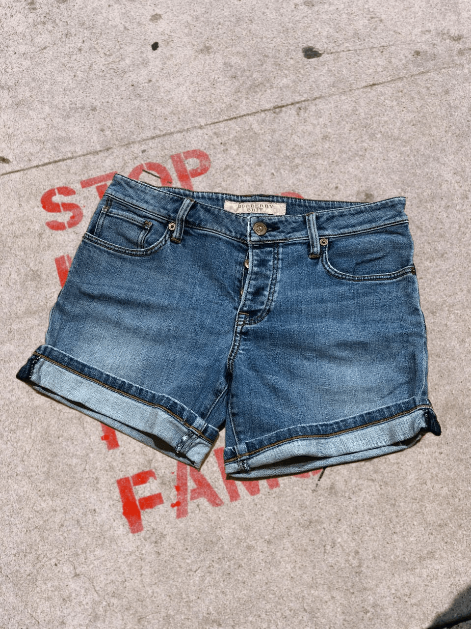 Burberry Burberry Woman's Low Rise Wash Denim Shorts Size 30" / US 8 / IT 44 - 1 Thumbnail