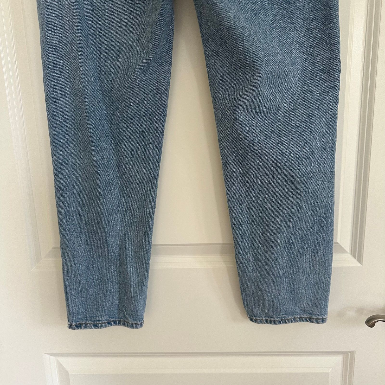 H&M H&M High Rise Mom Ankle Jeans Light Wash 28x26 Size 28" / US 6 / IT 42 - 7 Thumbnail