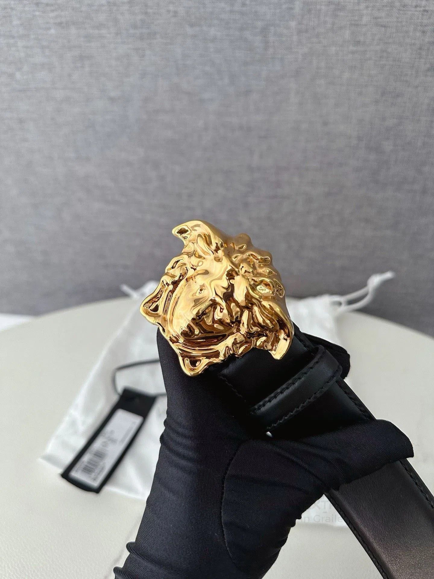 Versace Versace Gold Medusa Belt. Size ONE SIZE - 3 Thumbnail