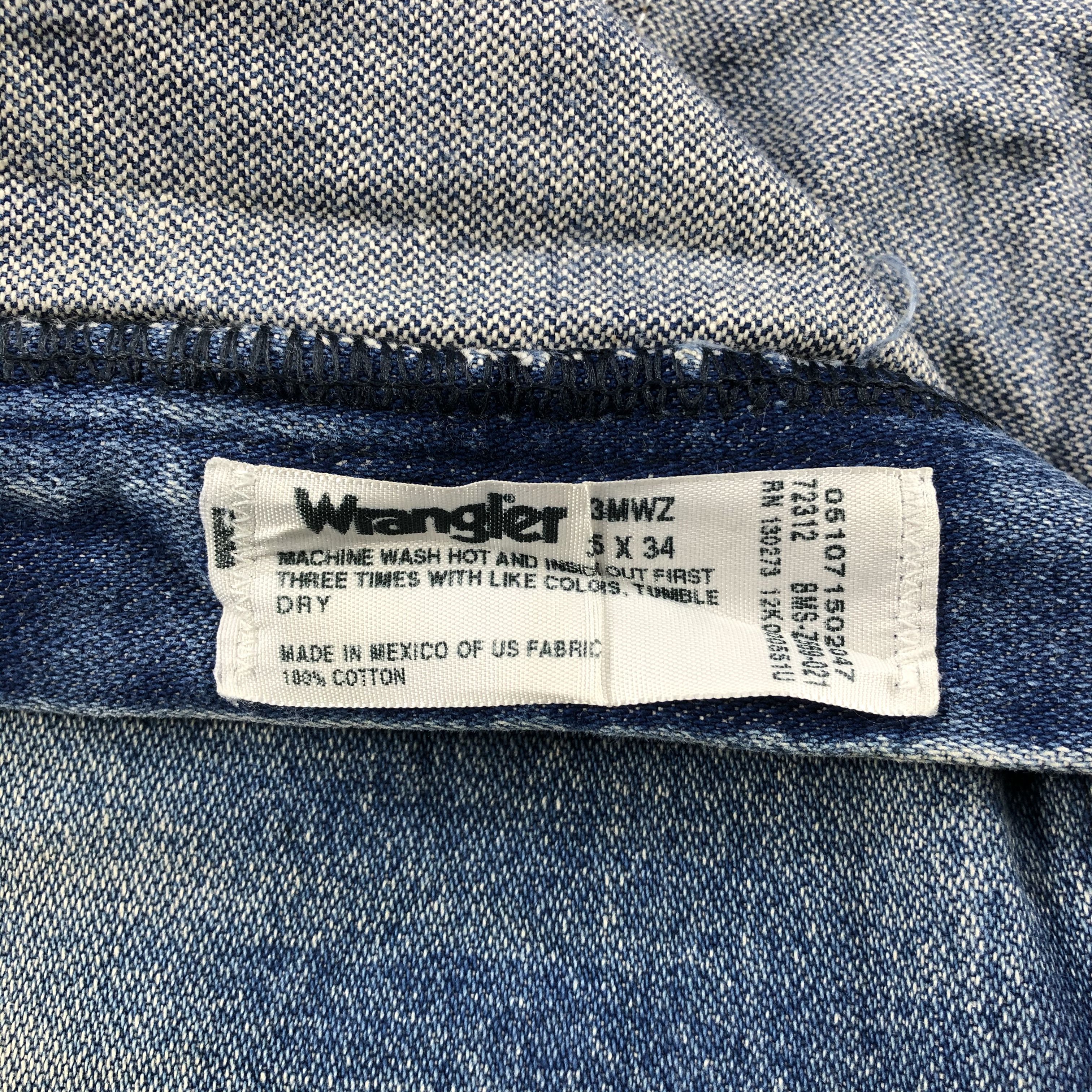 Vintage Vintage Blue Wash Wrangler Jeans-J2163 Size US 33 - 12 Thumbnail