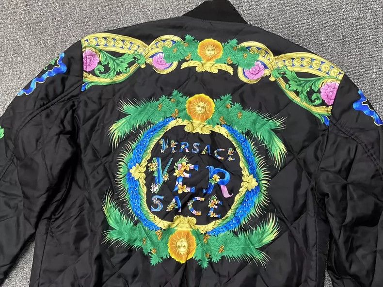 Versace Versace Mulberry silk padded jacket Size US M / EU 48-50 / 2 - 3 Thumbnail