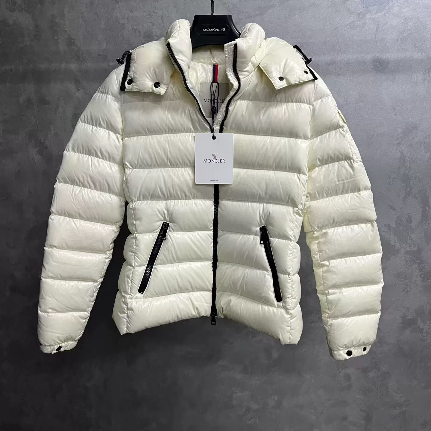 Moncler Moncler Down White Heavy Coat l Men Size US L / EU 52-54 / 3 - 1 Thumbnail