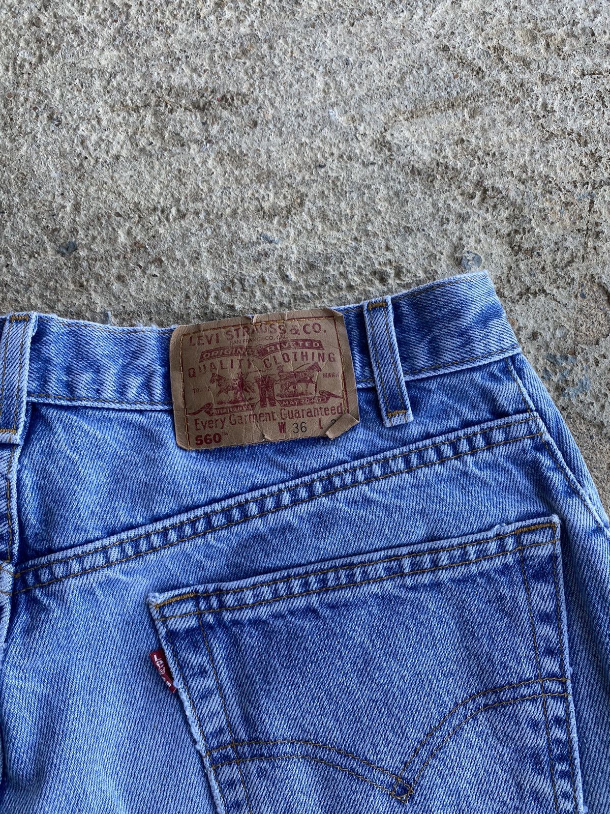 Levi's × Vintage Vintage 1990s Loose Fit Tapered Levi’s 560 Jeans Size US 36 / EU 52 - 2 Thumbnail