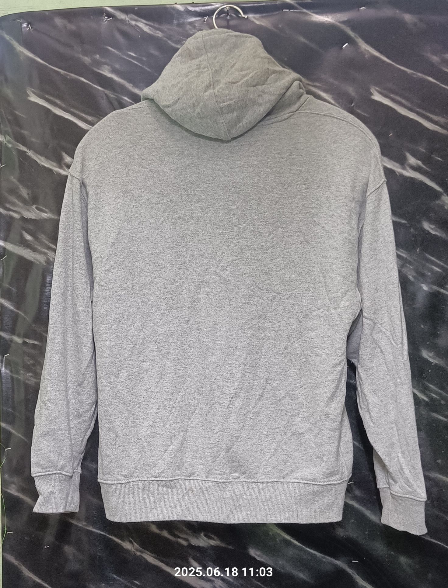 GU × Used Future Sweatshirts & Hoodies used nice Size US S / EU 44-46 / 1 - 2 Thumbnail