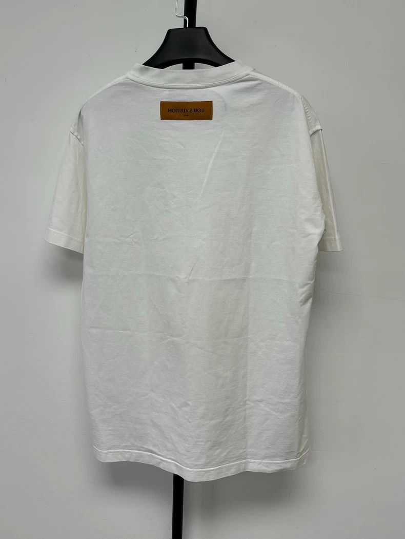 Louis Vuitton Louis Vuitton Embossed logo short sleeve Size US M / EU 48-50 / 2 - 2 Thumbnail