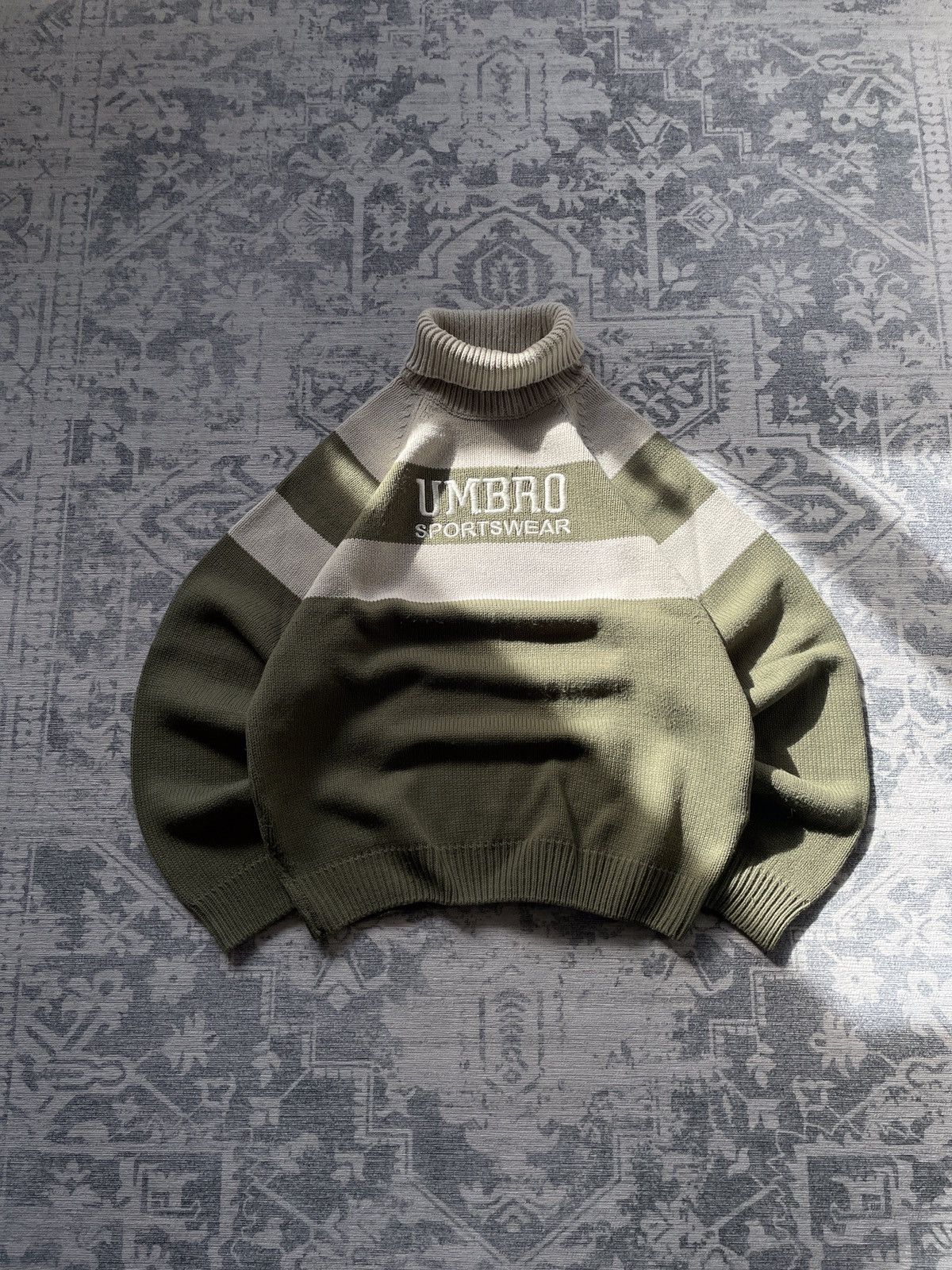 ★関税込★UMBRO★ACTIVE BIG LOGO KNIT SWEATERSHIRT★ Vintage UMBRO Sweatshirt big logo purple jumper Size M 90s