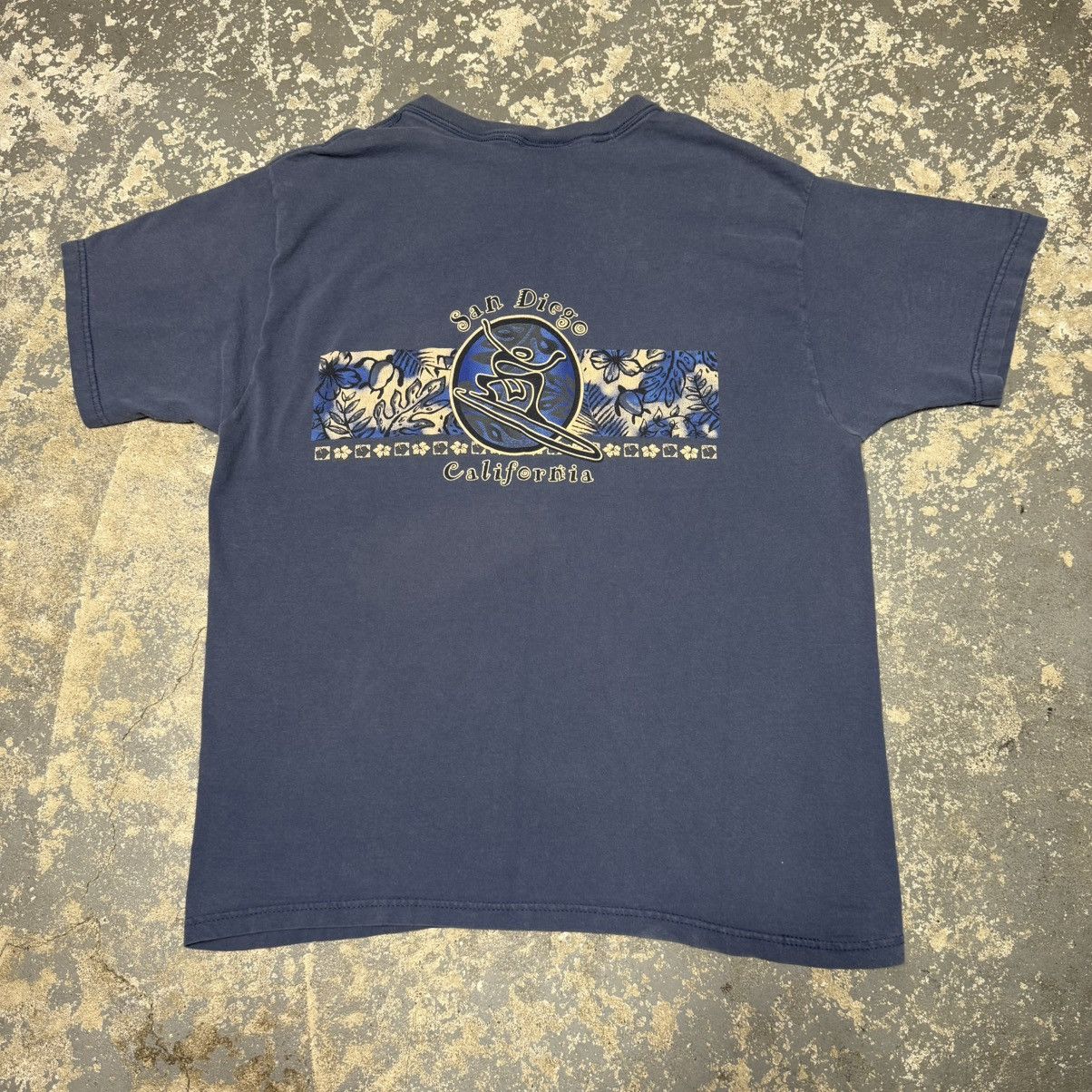 Other Vintage San Diego California Surf Navy Y2K Tshirt Size US L / EU 52-54 / 3 - 1 Thumbnail