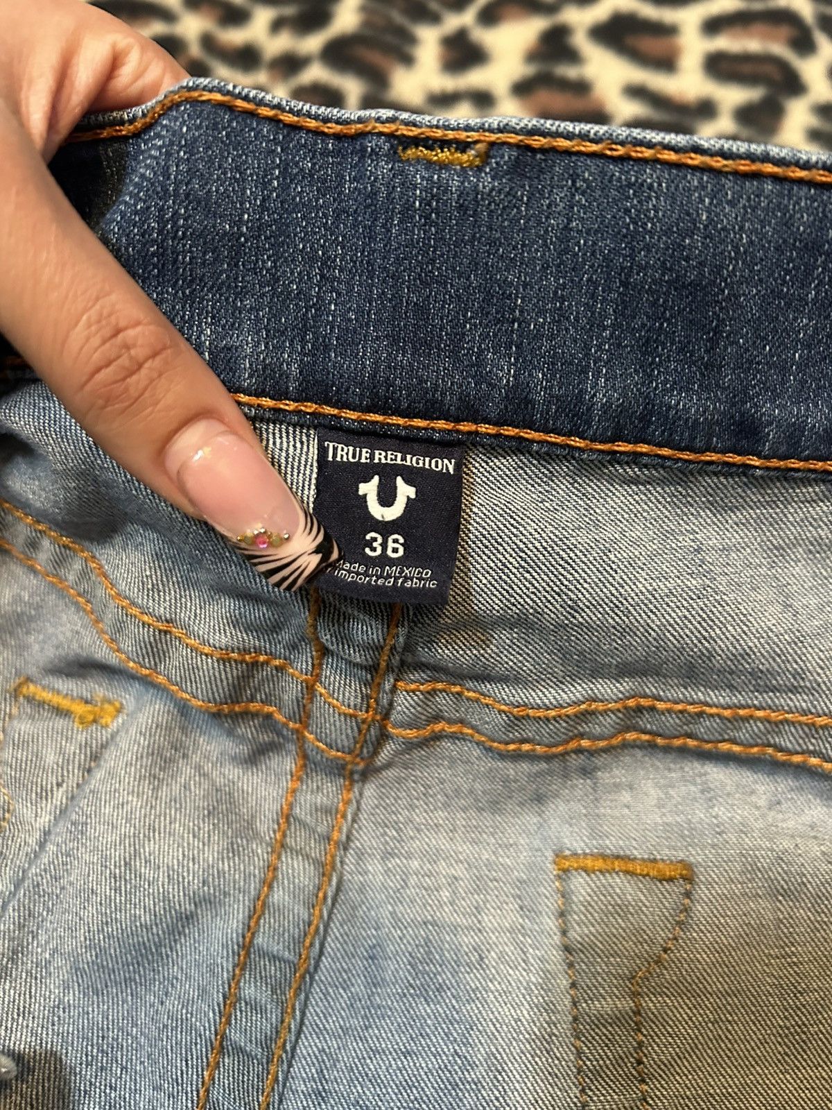 True Religion RARE TRUE RELIGION DRAGON EMBROIDERED JORTS Size US 36 / EU 52 - 4 Thumbnail