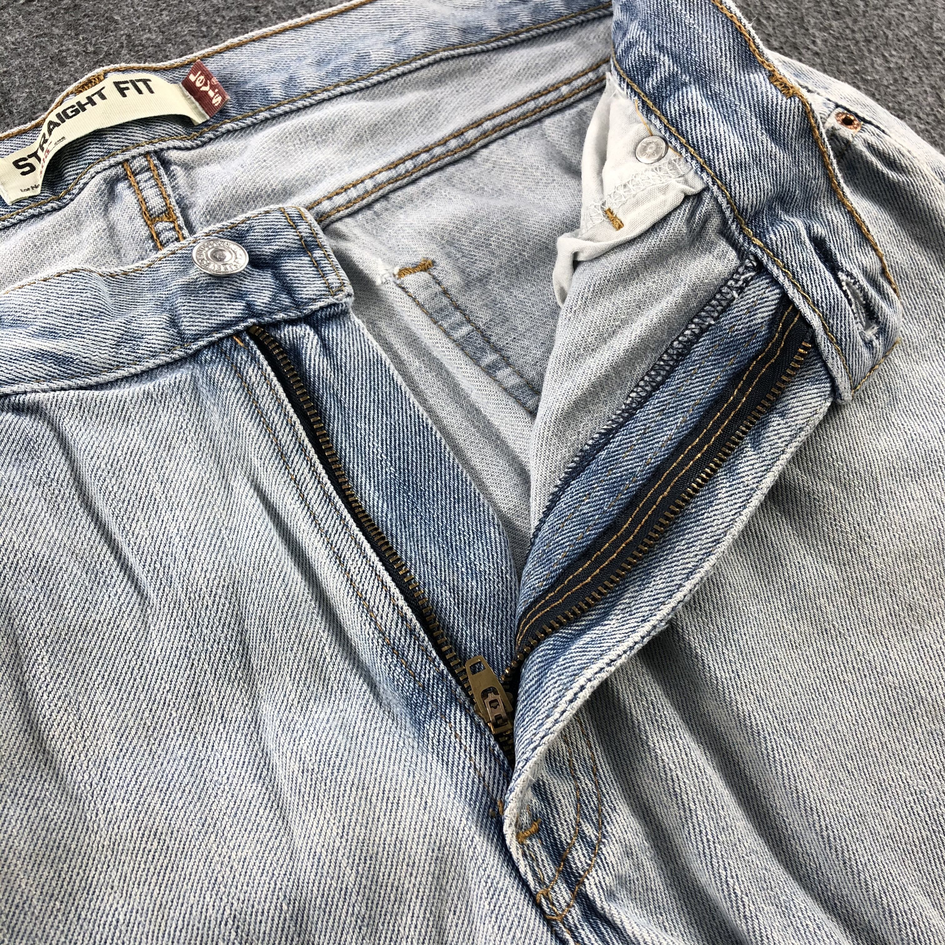 Levi's Vintage Light Wash Levis 505 Jeans- J1305 Size US 34 / EU 50 - 8 Thumbnail
