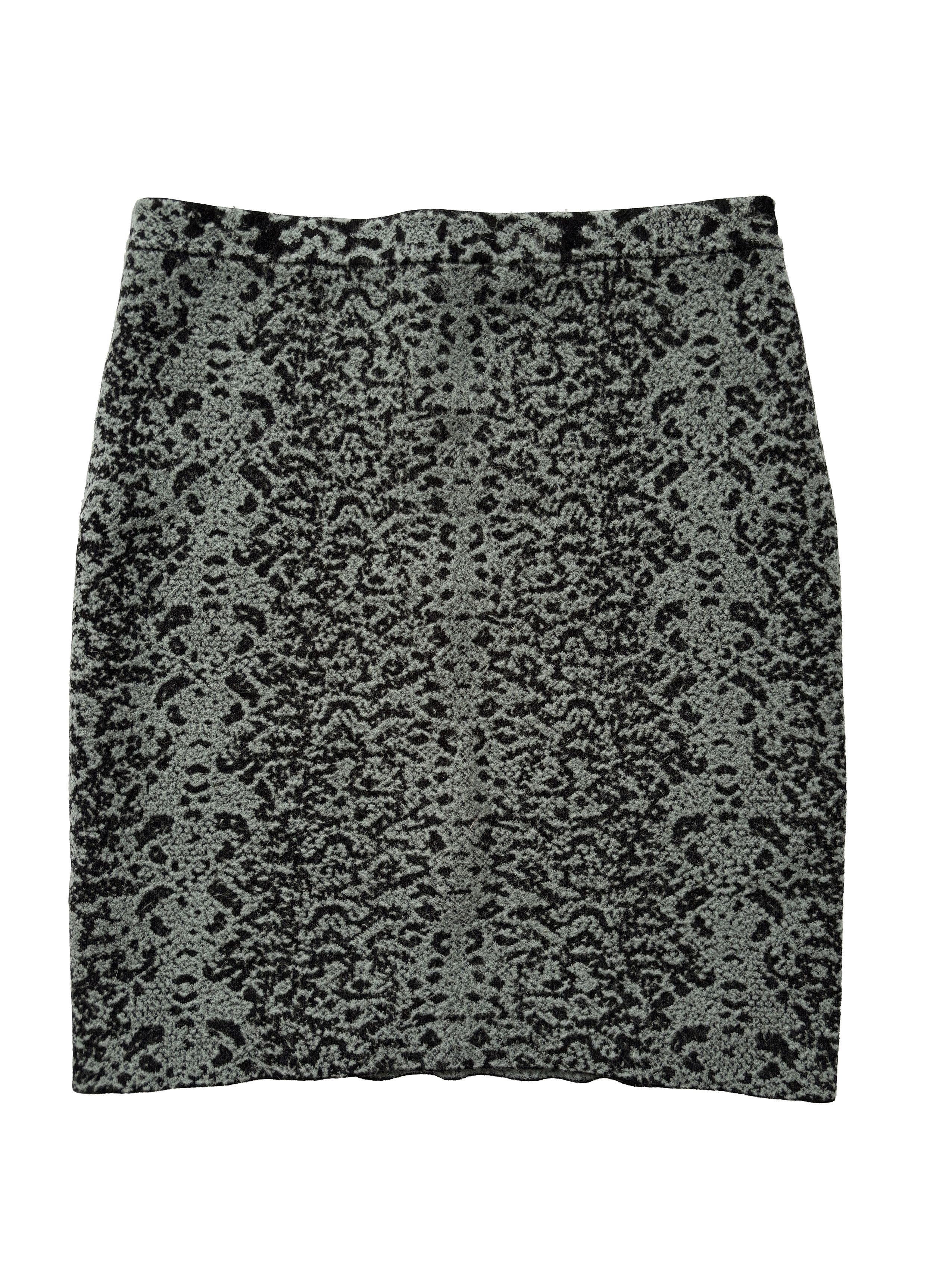 Gucci ⚡️QUICK SALE⚡️Gucci Gray Flocked Mini Skirt Size 26" / US 2 / IT 38 - 2 Thumbnail