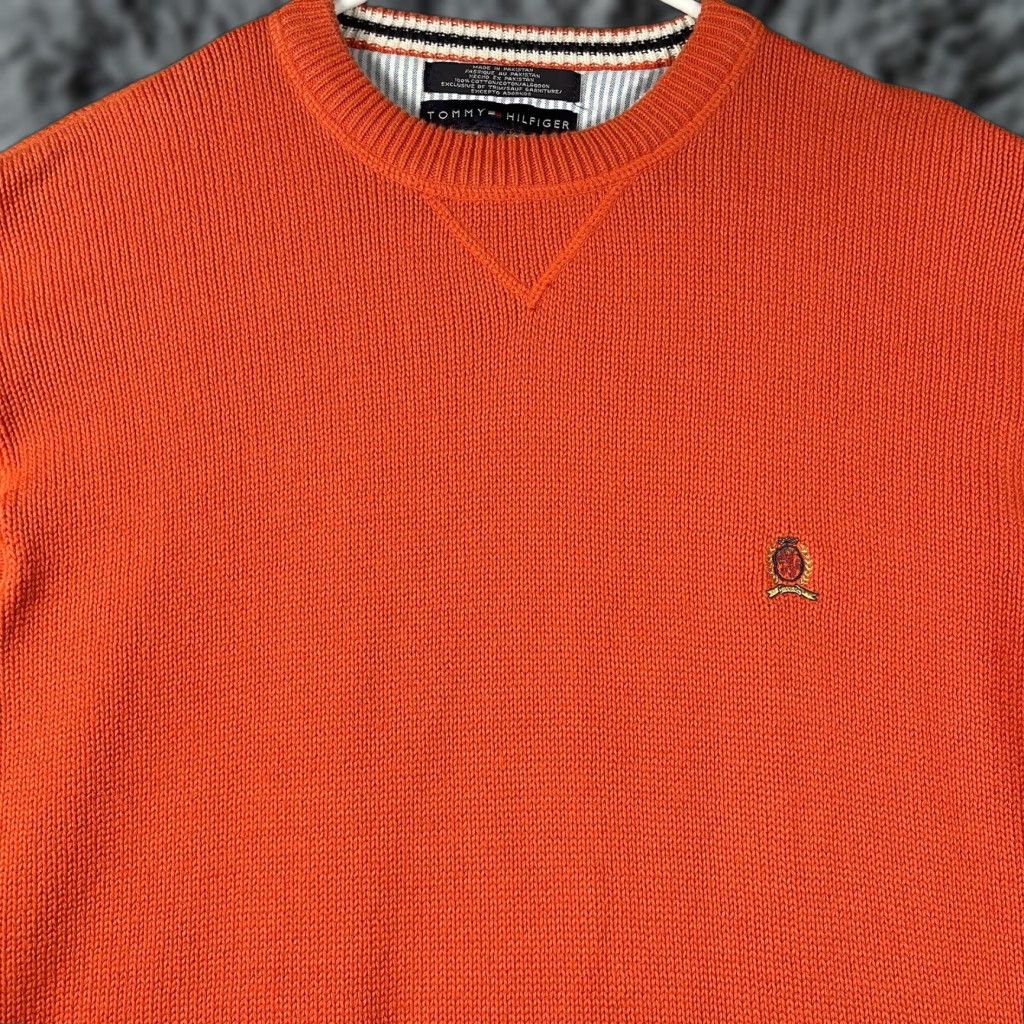 Tommy Hilfiger VINTAGE Tommy Hilfiger Sweater Mens Large Orange Cotton Crest Logo Crewneck Pullover Size US L / EU 52-54 / 3 - 1 Thumbnail