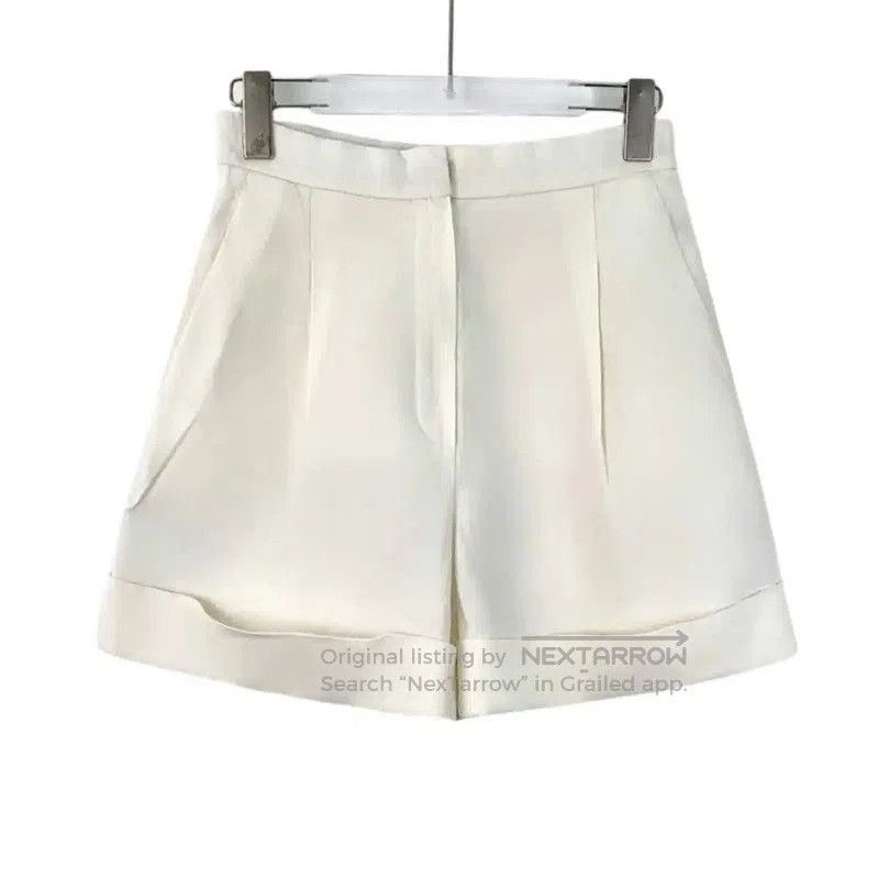 Chanel Chanel Beige Linen Women's Shorts . Size 23" - 1 Thumbnail