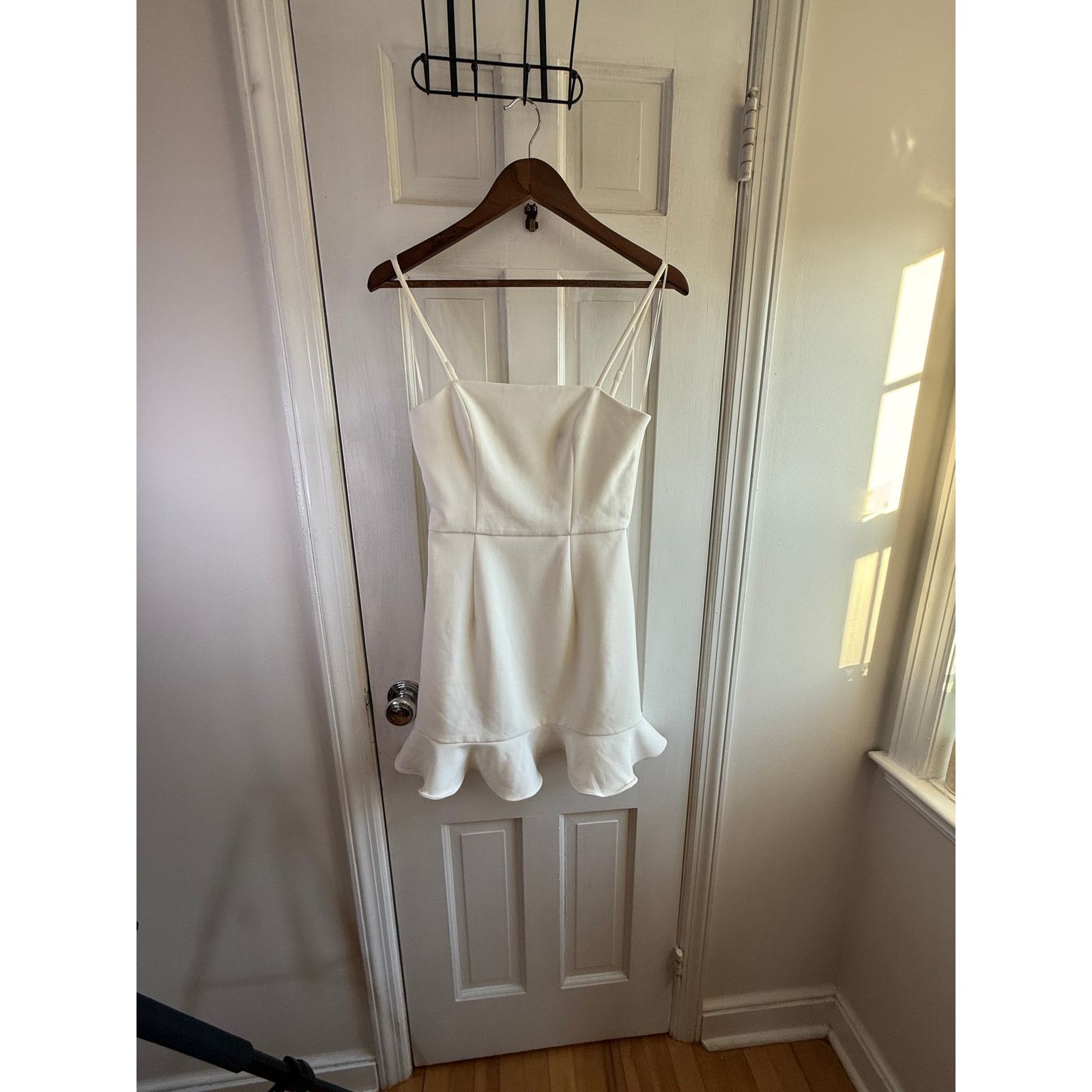 French Connection French Connection White Ruffle Strap Mini Dress Size 0 EUC Size XS / US 0-2 / IT 36-38 - 1 Thumbnail