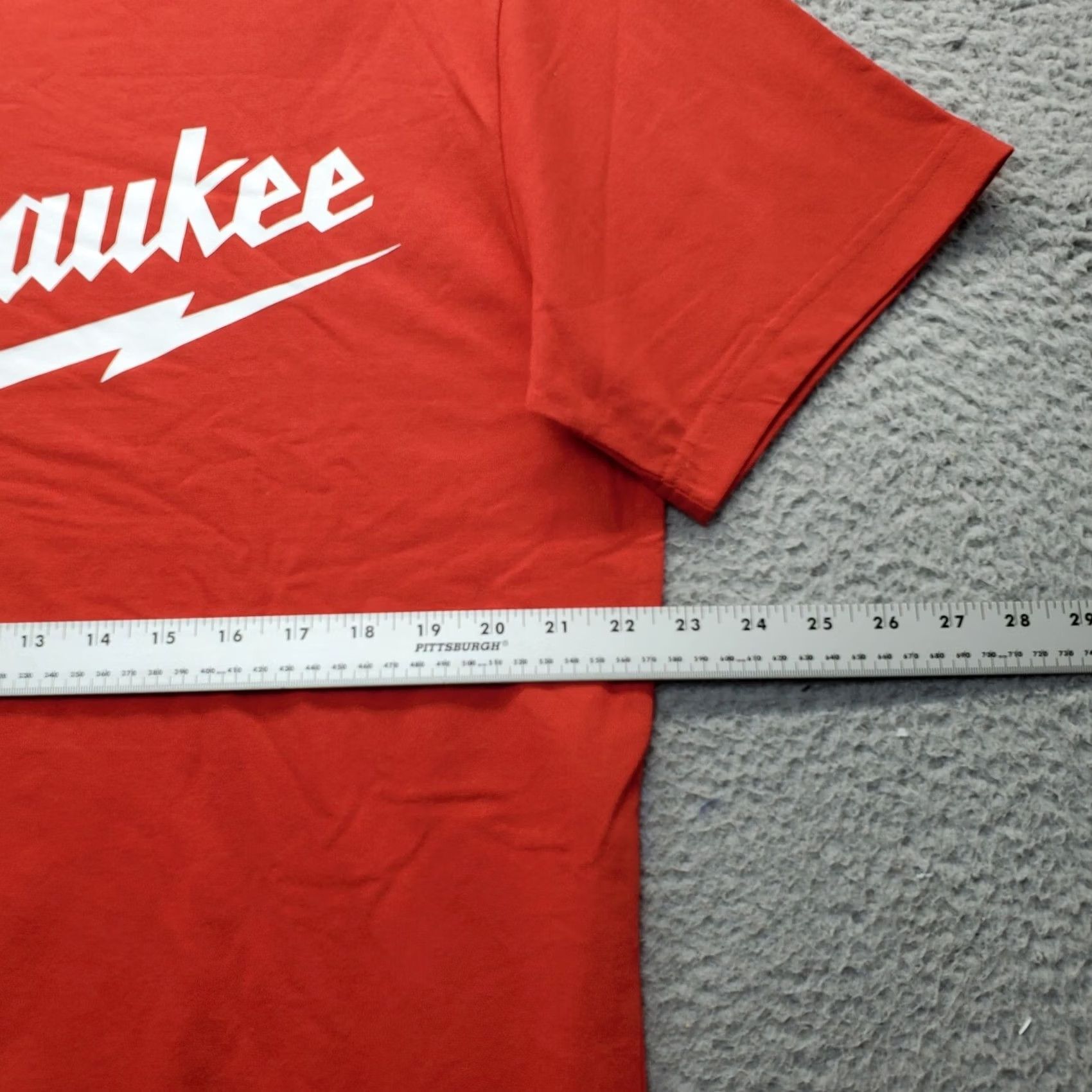 Vintage Milwaukee Mens T-Shirt L Red Logo Front Short Sleeve Crew Neck Shirt Size US L / EU 52-54 / 3 - 5 Thumbnail