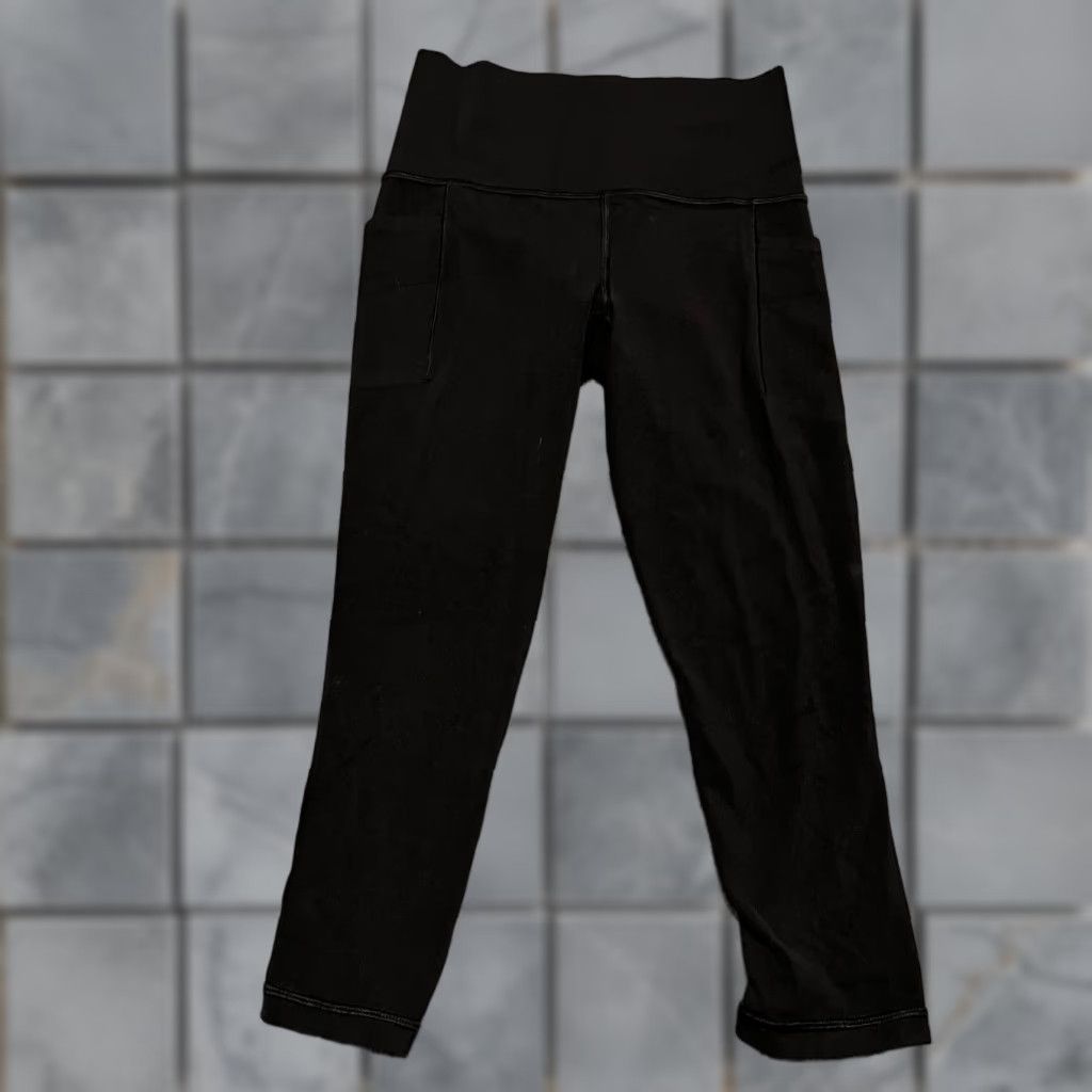 Athleta Athleta Leggings Womens XS Black Cropped Salutation Stash Pocket Size 26" / US 2 / IT 38 - 1 Thumbnail