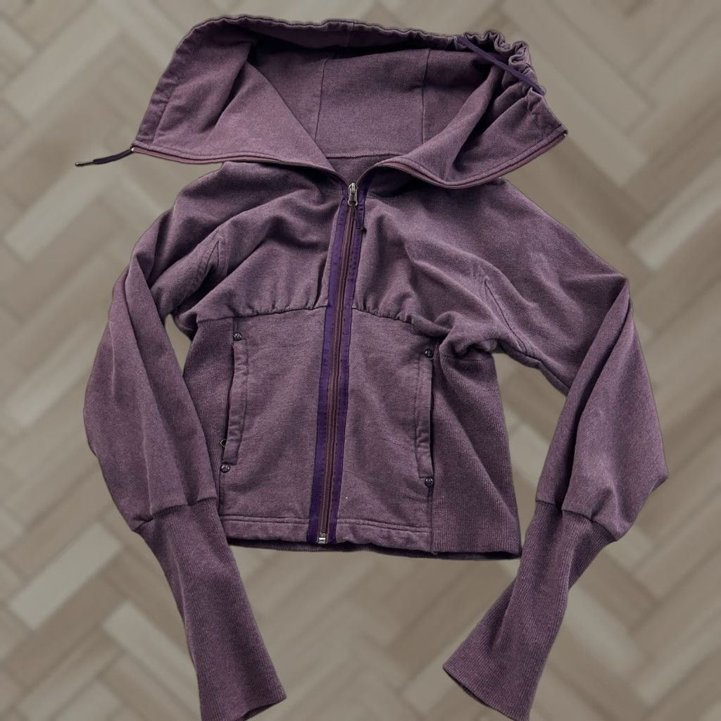 Lululemon Lululemon Full Zip Sweatshirt Women's 6 Purple Boat Neck Activewear Ladies Size M / US 6-8 / IT 42-44 - 1 Thumbnail