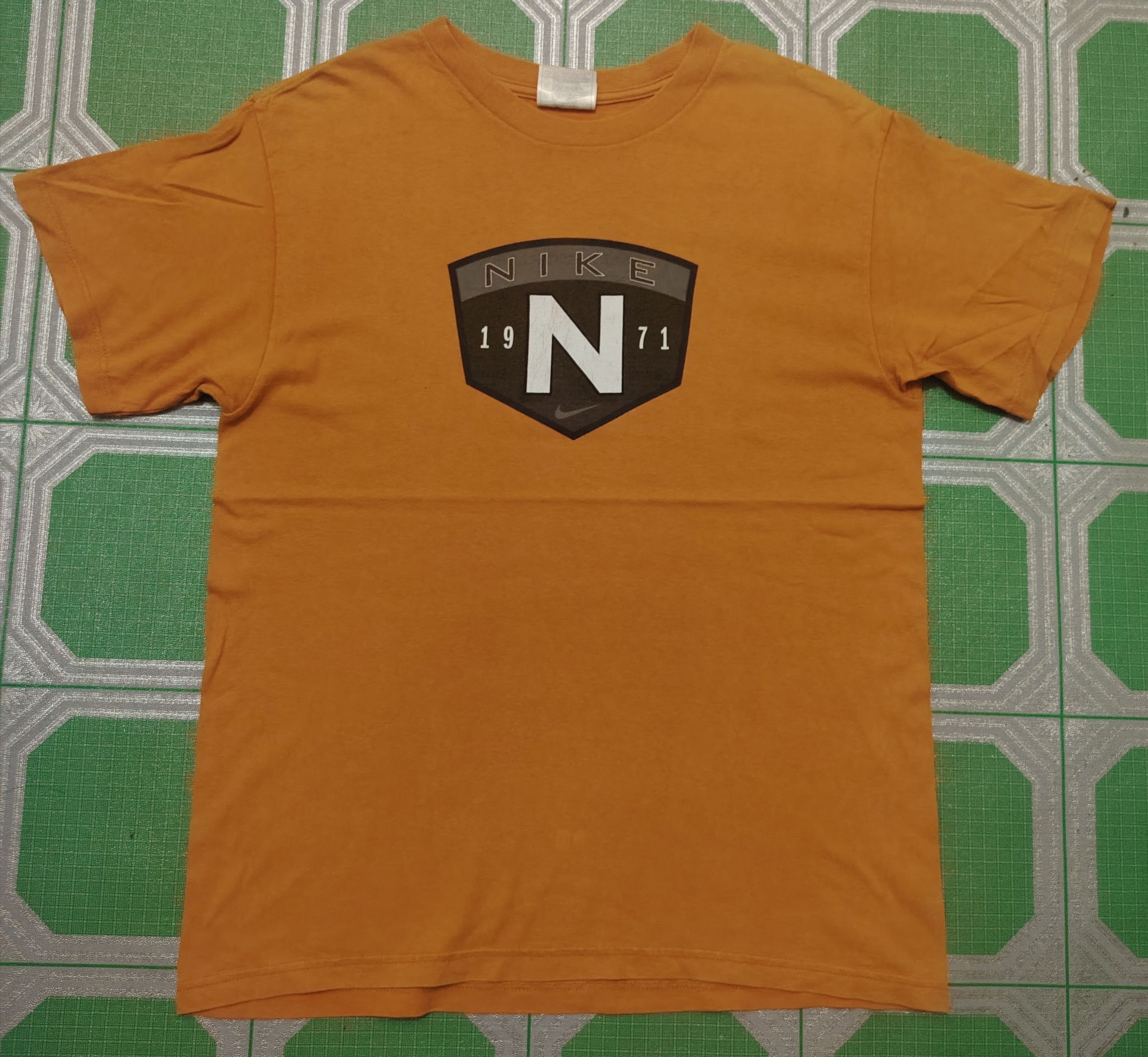 Nike Vtg Nike Sun faded tee Size US S / EU 44-46 / 1 - 1 Thumbnail