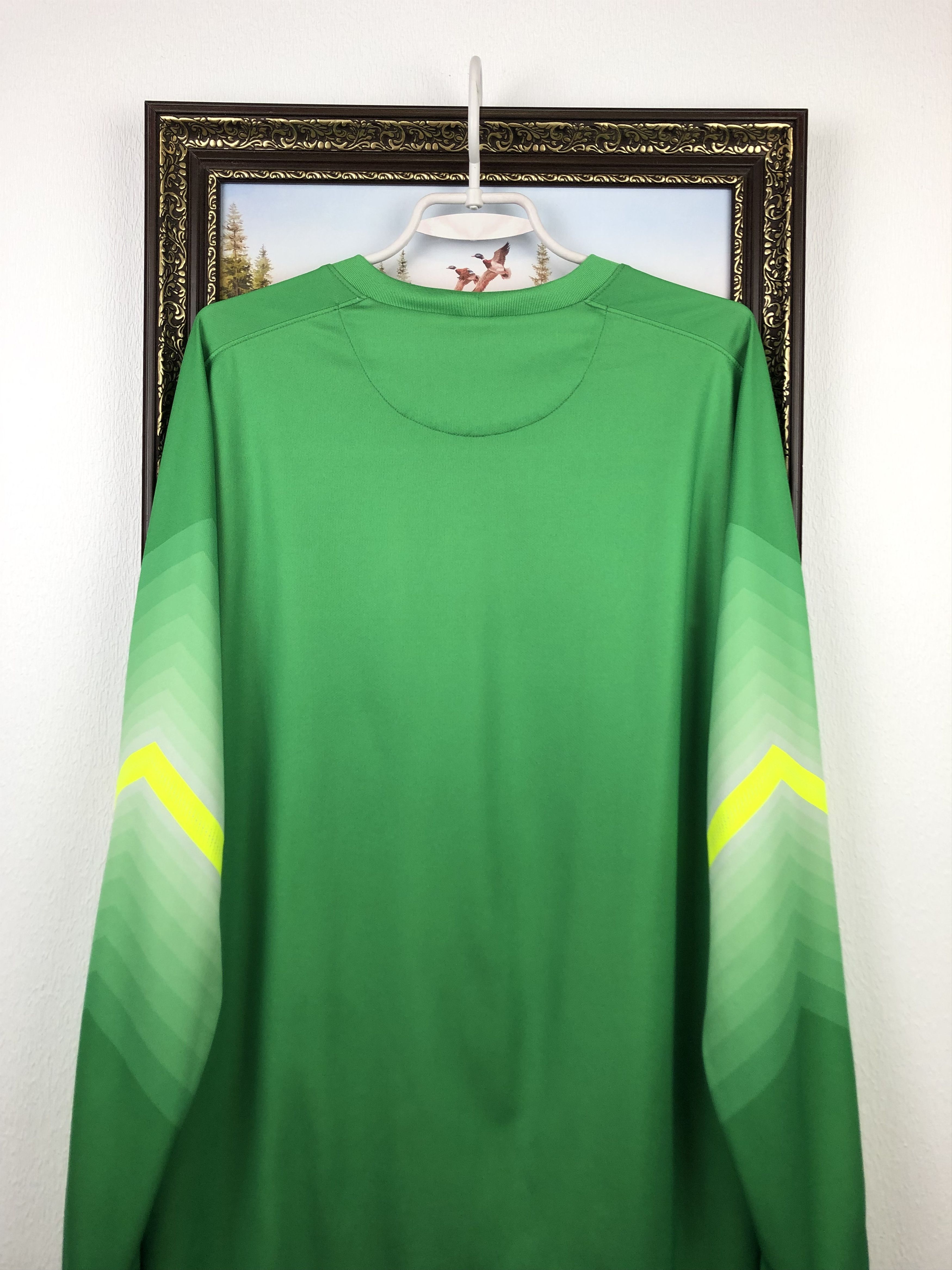 Nike 2014 France Shirt Nike Goalkeeper Jersey Lloris Soccer Size US XL / EU 56 / 4 - 16 Thumbnail
