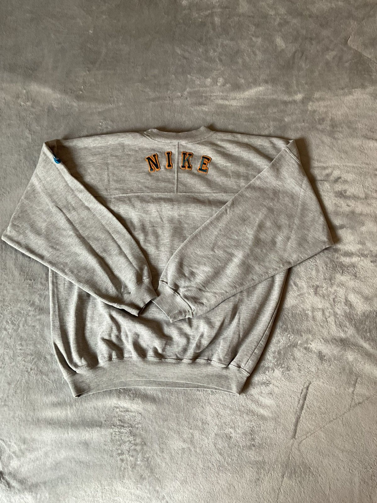 Nike × Vintage Grey vintage 90’s style Nike graphic logo sweatshirt size S Size US S / EU 44-46 / 1 - 9 Thumbnail