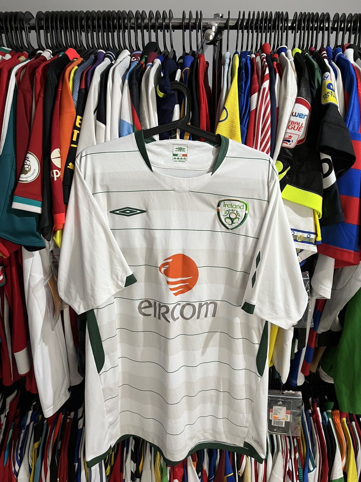 Umbro Umbro Ireland 2009 Away Soccer Jersey Size US XL / EU 56 / 4 - 1 Thumbnail