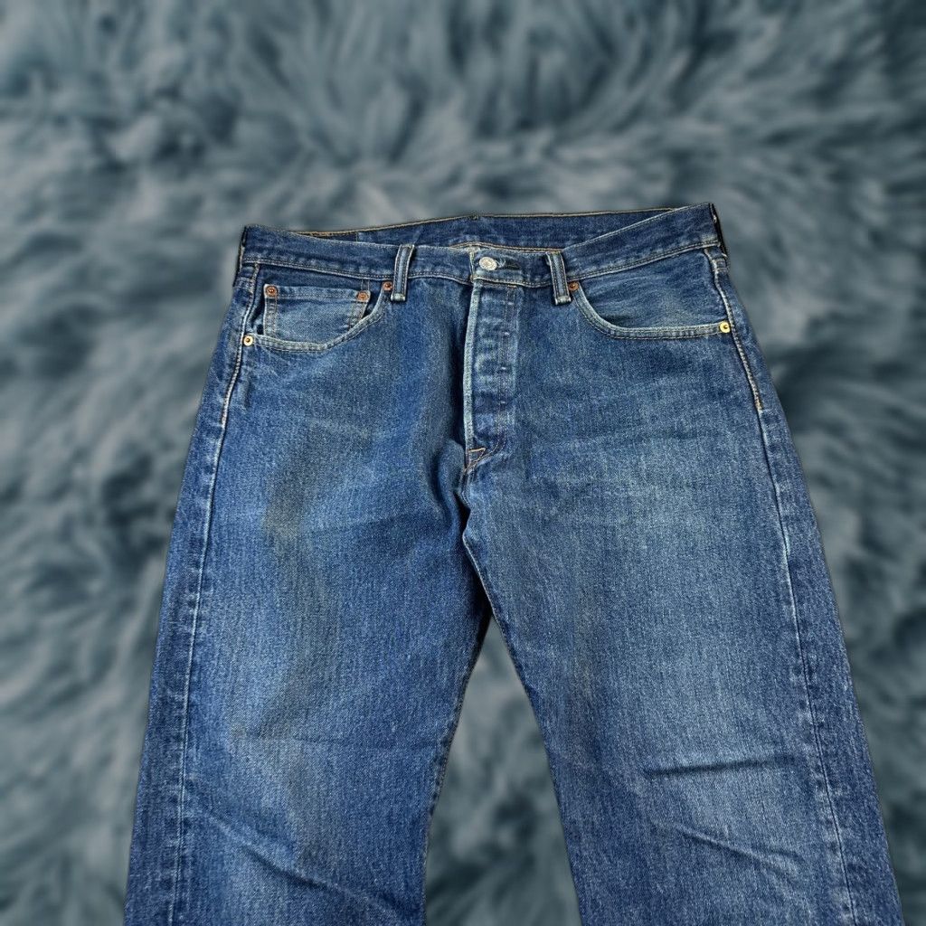 Levi's VINTAGE Levis 501 Jeans Mens 34x30 Blue Denim Pants Button Fly - Levi's 501 Series Straight Waist 34 Regular Size 34 Men Blue Denim Jeans 90s Theme Size US 34 / EU 50 - 1 Thumbnail