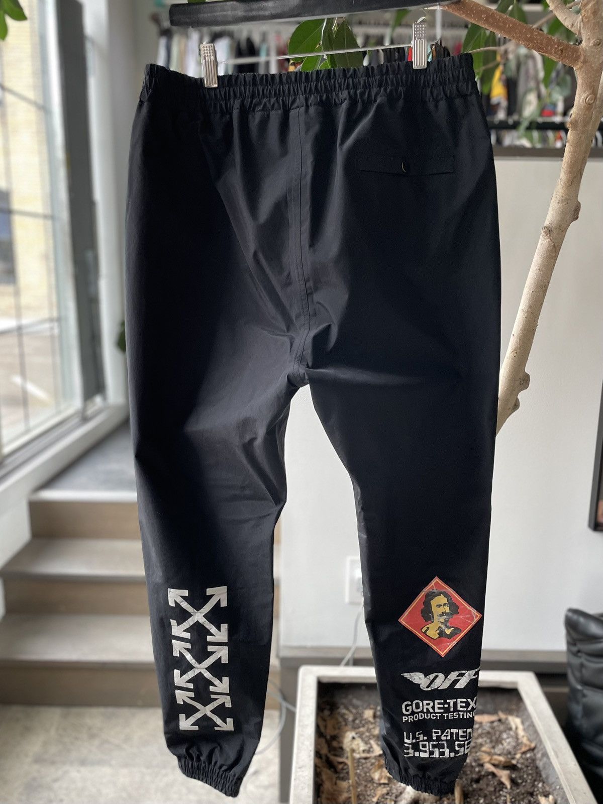 Off-White Off-White Gore-Tex pants from the 2018 capsule Size US 34 / EU 50 - 4 Thumbnail