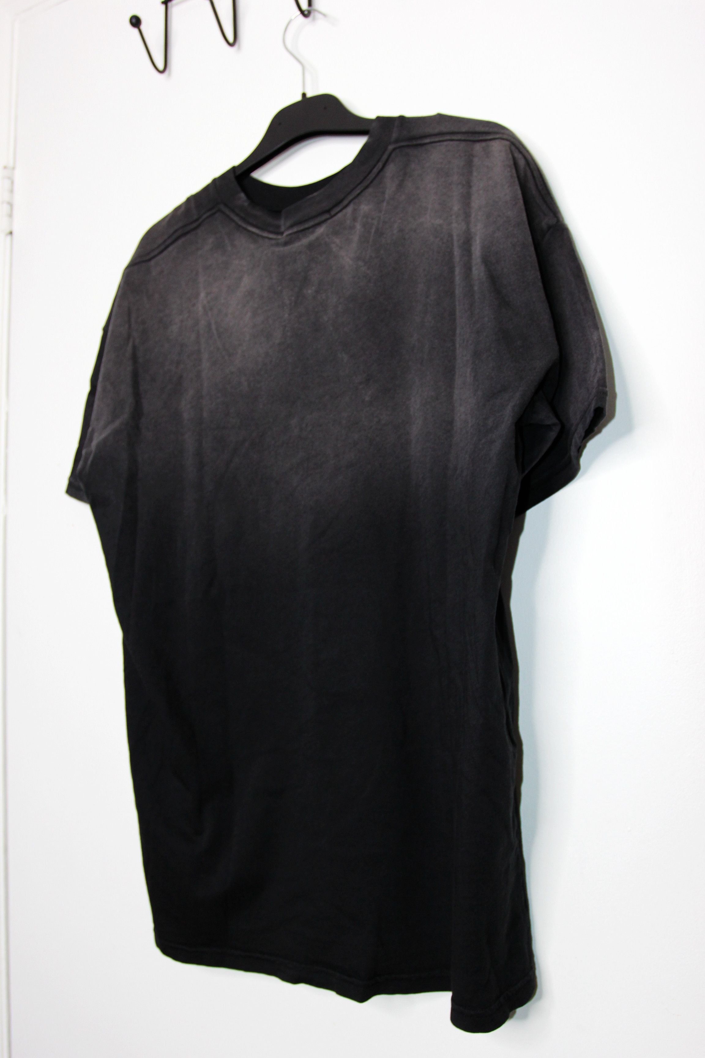 Willy Chavarria BNWT AW25 WILLY CHAVARRIA SAN CHACHI PRODUCE EASY TEE L Size US L / EU 52-54 / 3 - 7 Thumbnail