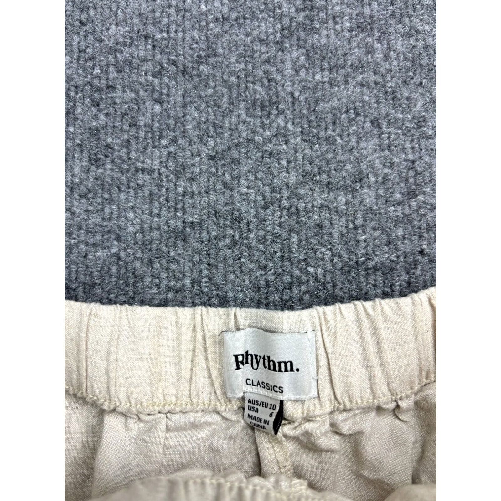 Rhythm Rhythm Classics Shorts Women's 6 Beige Linen Blend Pull On Hi Rise Elastic Waist Pockets Beach Fashion Size 28" / US 6 / IT 42 - 2 Thumbnail