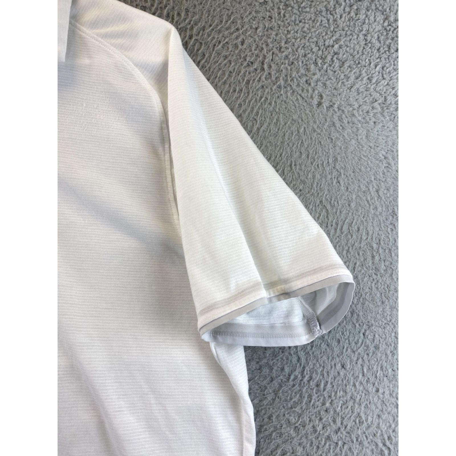 Under Armour Under Armour Short Sleeve Polo Shirt Heatgear Loose Mens Sz L White /72-55 Size US L / EU 52-54 / 3 - 2 Thumbnail