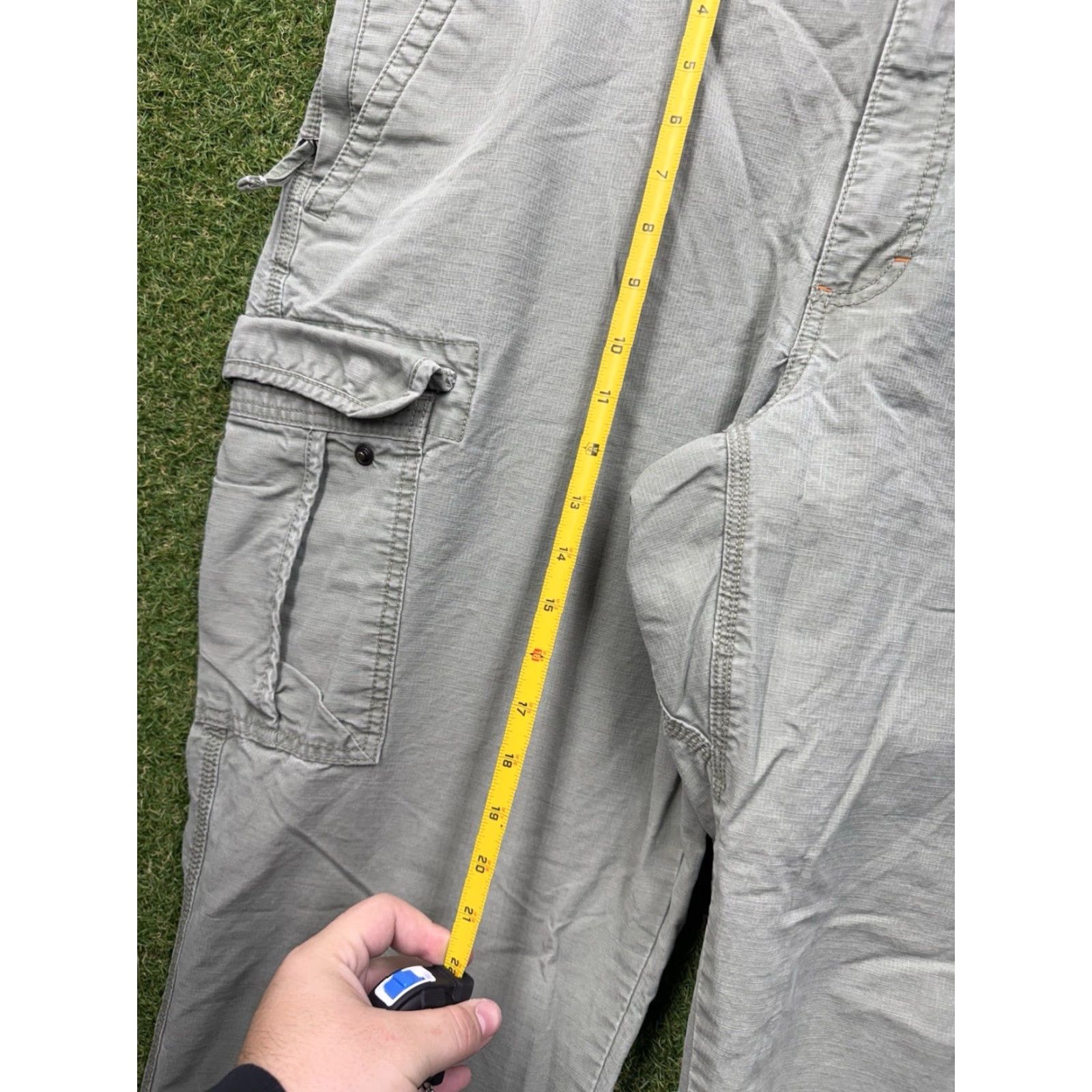 Vintage VINTAGE L.L. Bean Cargo Pants Mens 40x30 Army Green Workwear Straight Leg Pants Size US 40 / EU 56 - 7 Thumbnail