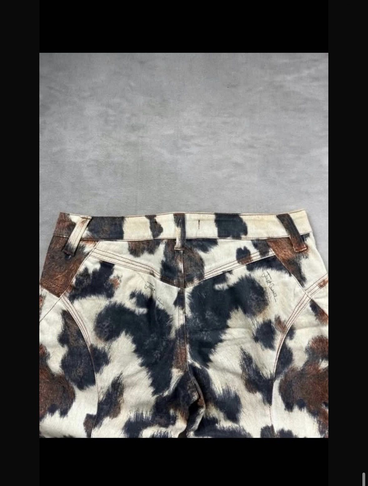 Roberto Cavalli Roberto Cavalli - Cow Print / Animal Print Capri Pants Size 27" / US 4 / IT 40 - 13 Thumbnail