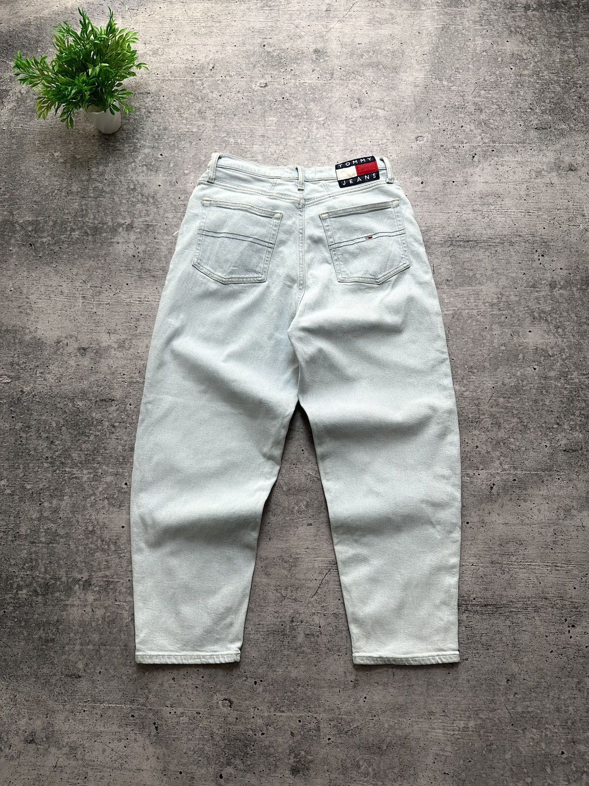 Tommy Hilfiger Tommy Jeans Hilfiger Logo Jeans Women’s Streetwear Casual Size 26" / US 2 / IT 38 - 1 Thumbnail