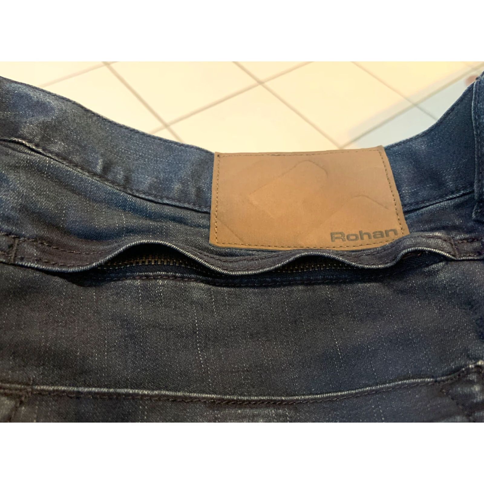 Vintage Rohan Jeans Plus Tapered Leg Zip Closure Medium Wash 38S Blue Mens Size US 38 / EU 54 - 7 Thumbnail
