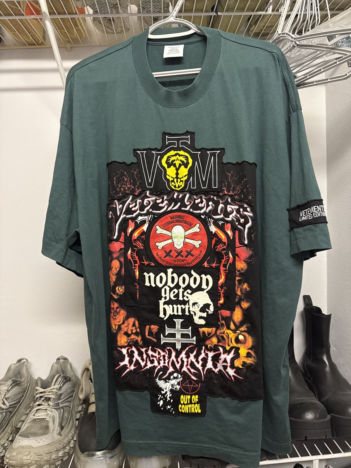 Vetements Vetements Limited Edition “world tour 2033” metal patch tee Size US M / EU 48-50 / 2 - 1 Thumbnail