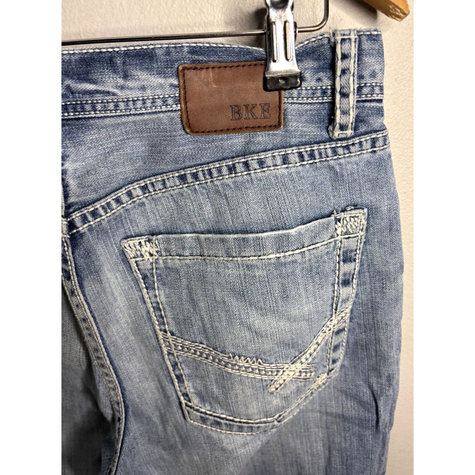 BKE BKE Tyler Straight Jeans Mens 31x31 Blue Denim Distressed Medium Wash Casual Size US 31 - 7 Thumbnail