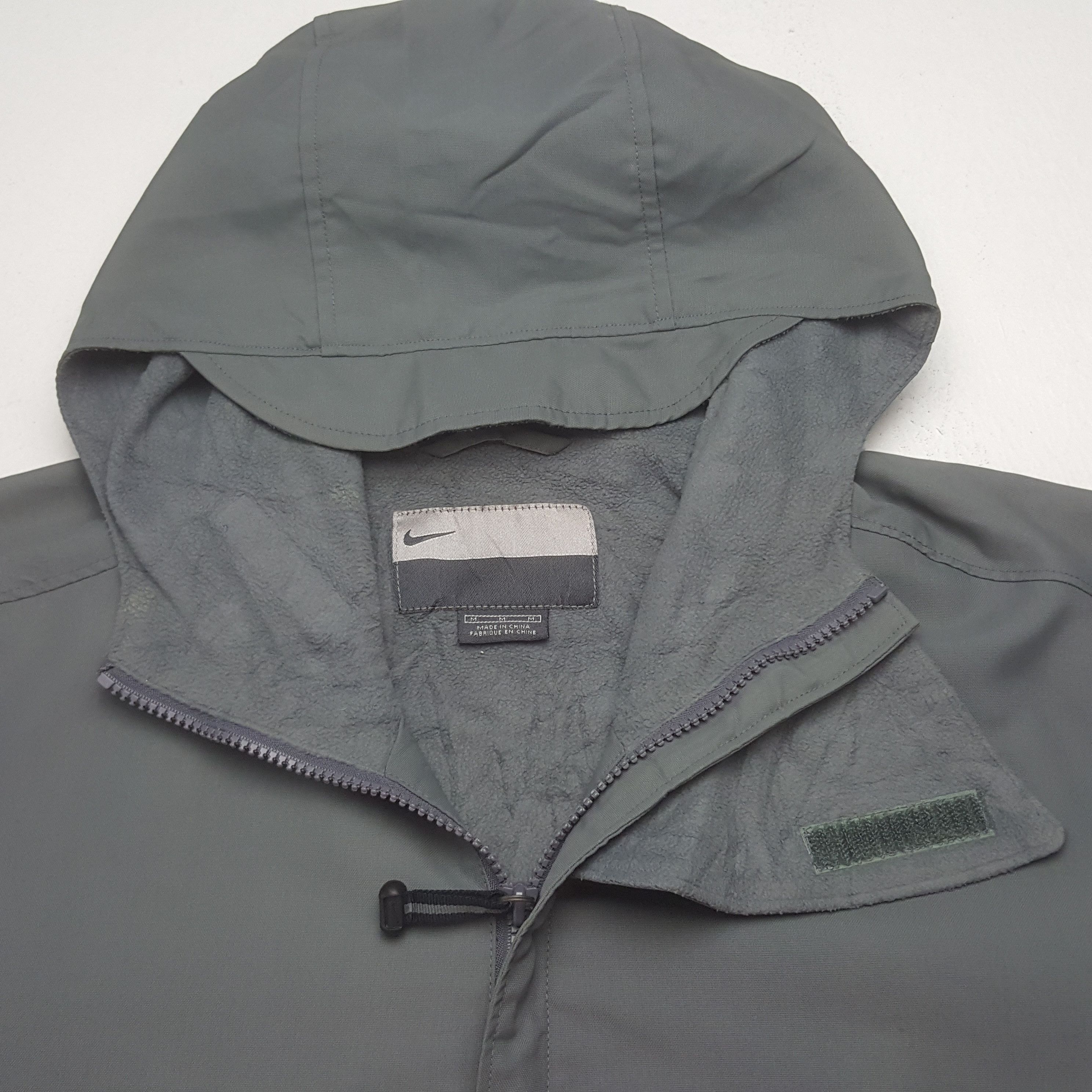 Nike Vintage Nike American Windbreaker Jacket C320N11 Size US L / EU 52-54 / 3 - 3 Thumbnail