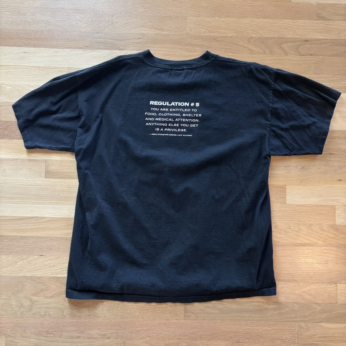 Vintage Vintage Alcatraz United States Penitentiary Graphic Tee Size US XXL / EU 58 / 5 - 2 Thumbnail