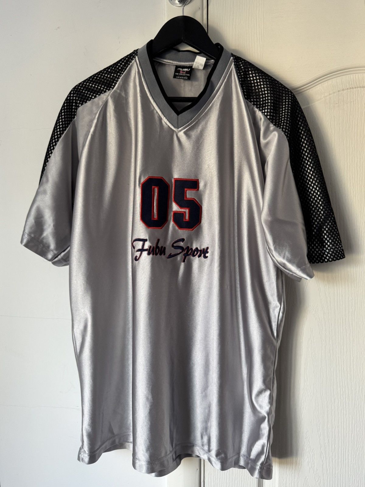 Fubu Vintage 90s FUBU 05 Silver Black Mesh Baseball Jersey Size US L / EU 52-54 / 3 - 1 Thumbnail