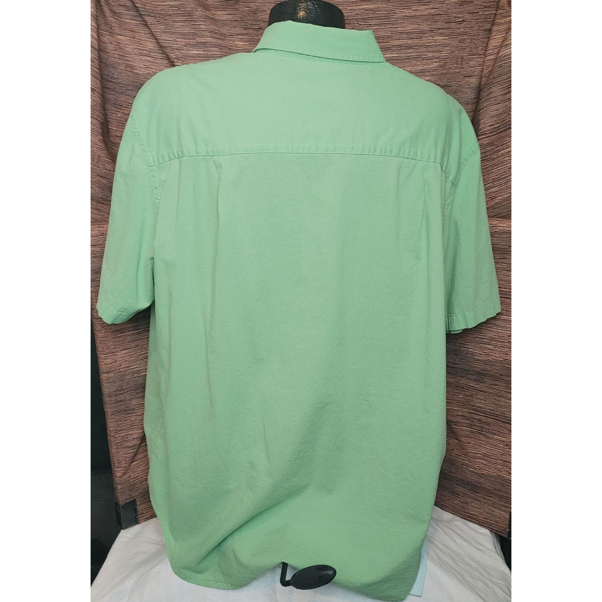 Izod Izod Green Short Sleeve Button-Up Shirt 1XL Size US XL / EU 56 / 4 - 3 Thumbnail